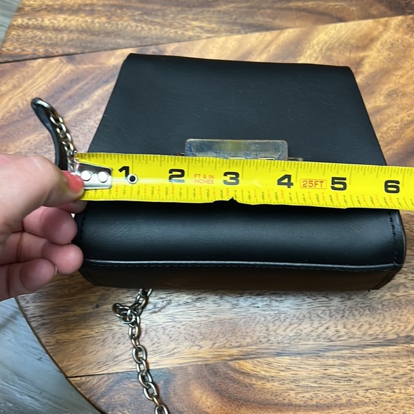 ZAC POSEN SMALL BLACK LEATHER & METAL CHAIN CROSSBODY SHOULDER BAG - Picture 15 of 16